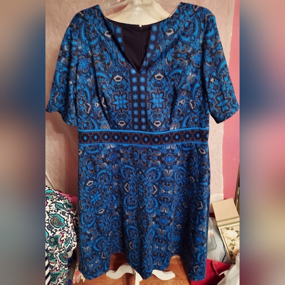 Womens London Style Collection Gorgeous Deep Blue Dress in Plus Size 16W - Picture 3 of 8